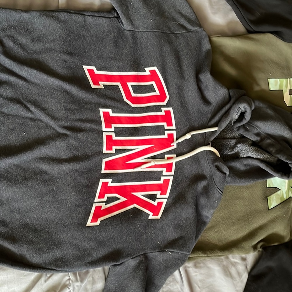 Crop sweatshirts